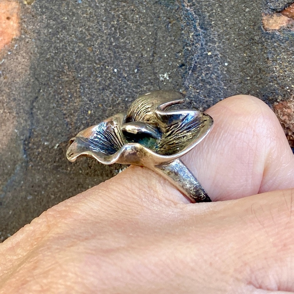 Vintage, Sterling Silver, Flower Ring, Post Modern, Handcrafted in Ukraine - Picture 4 of 16